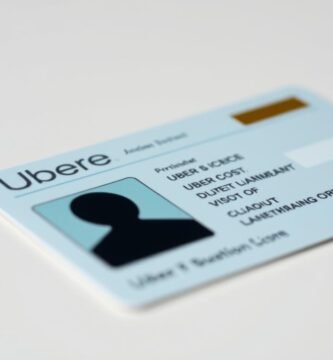 are uber drivers licensed